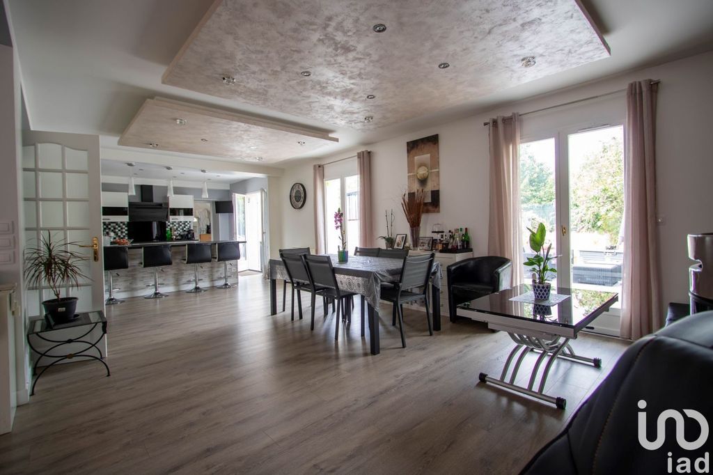 Achat maison à vendre 5 chambres 210 m² - Bois-d'Arcy