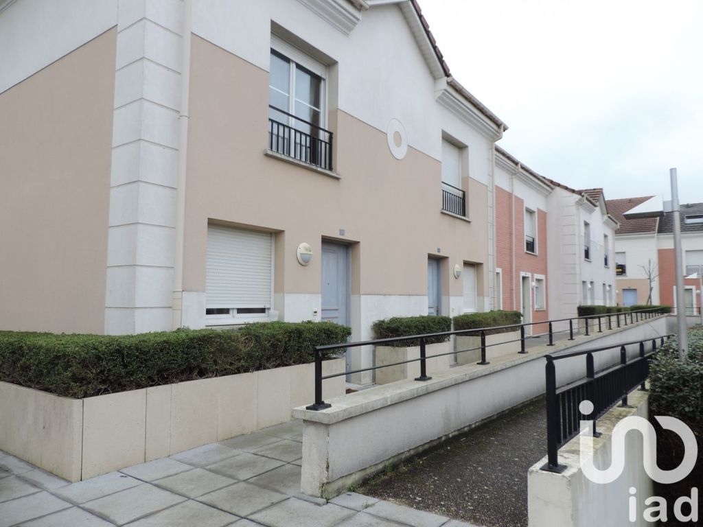 Achat maison à vendre 3 chambres 84 m² - Moissy-Cramayel