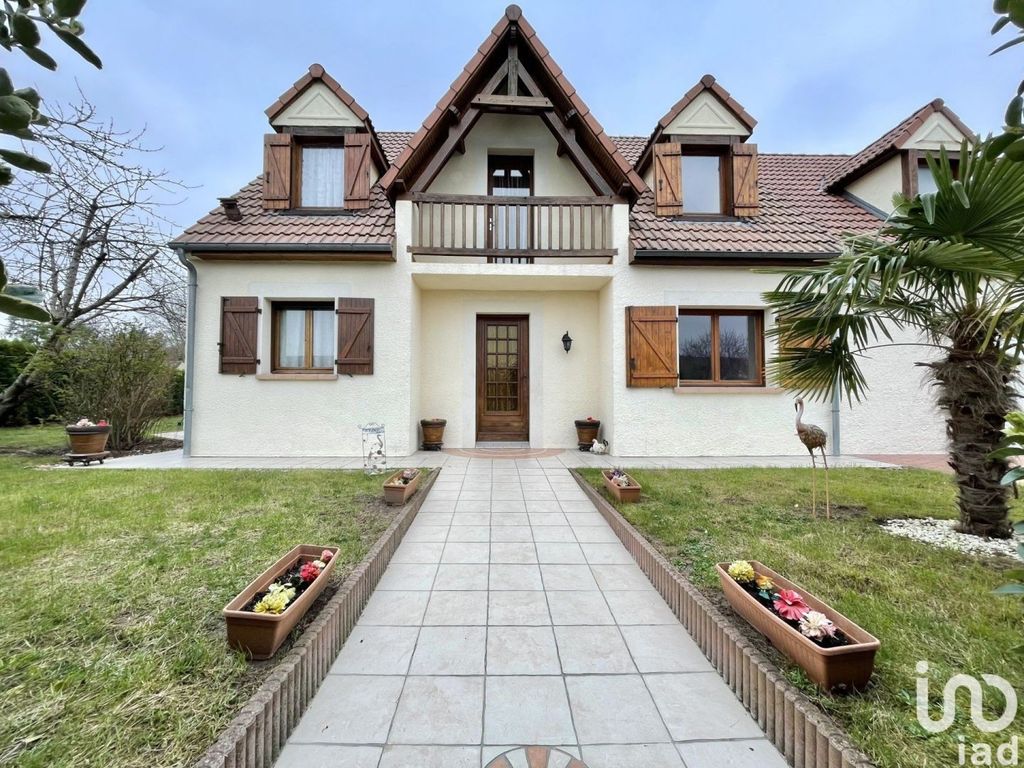 Achat maison à vendre 6 chambres 143 m² - Saint-Pierre-lès-Nemours