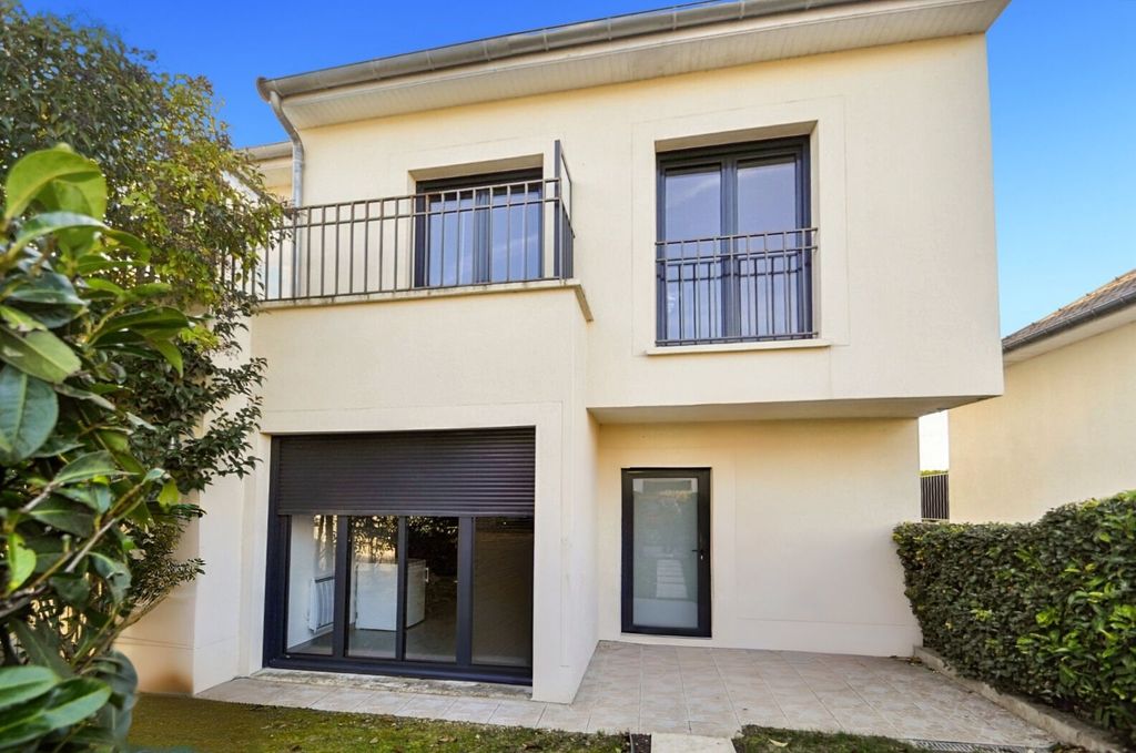 Achat maison à vendre 5 chambres 125 m² - Chennevières-sur-Marne