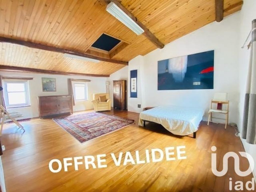 Achat maison à vendre 4 chambres 200 m² - Saint-Amant-Tallende