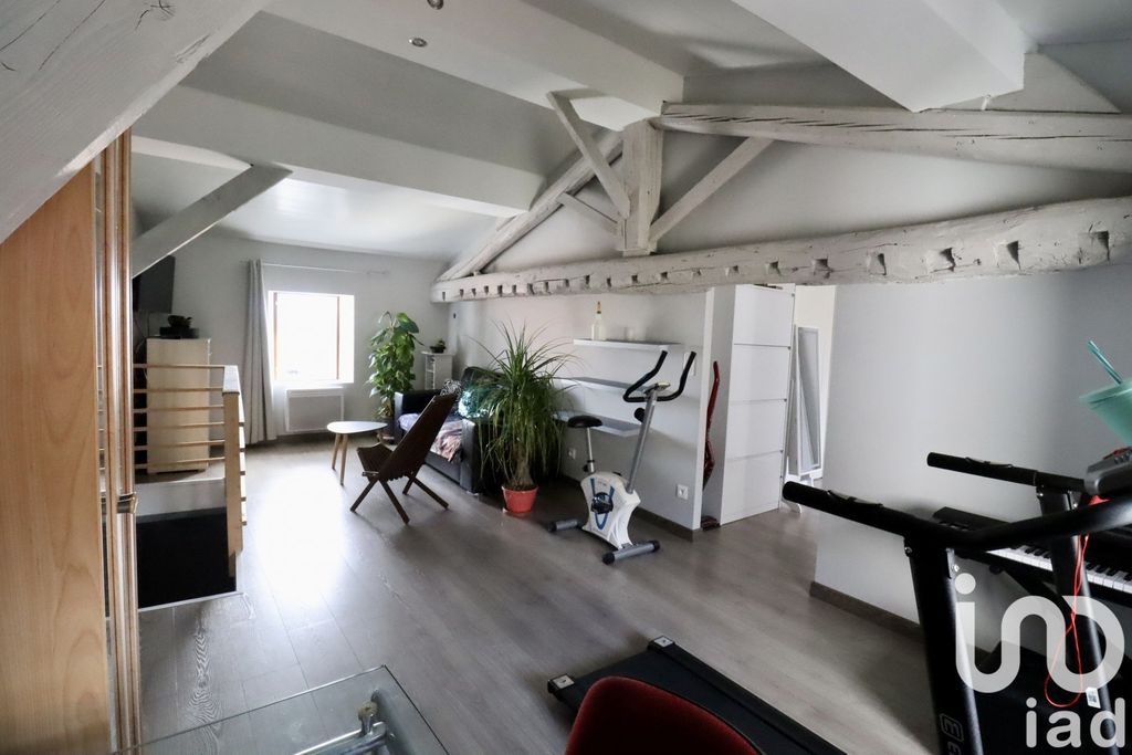 Achat maison à vendre 3 chambres 110 m² - Volvic