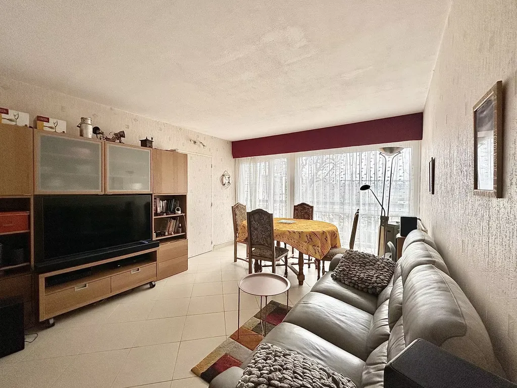 Achat appartement à vendre 4 pièces 75 m² - Les Clayes-sous-Bois