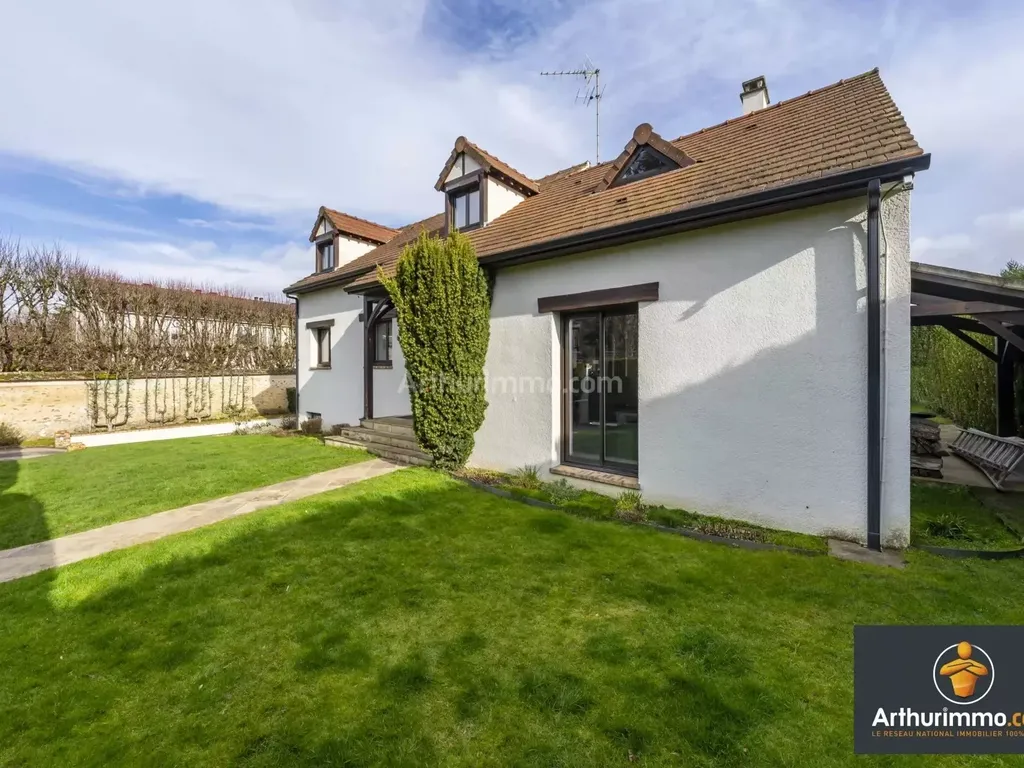 Achat maison à vendre 5 chambres 134 m² - Saint-Fargeau-Ponthierry