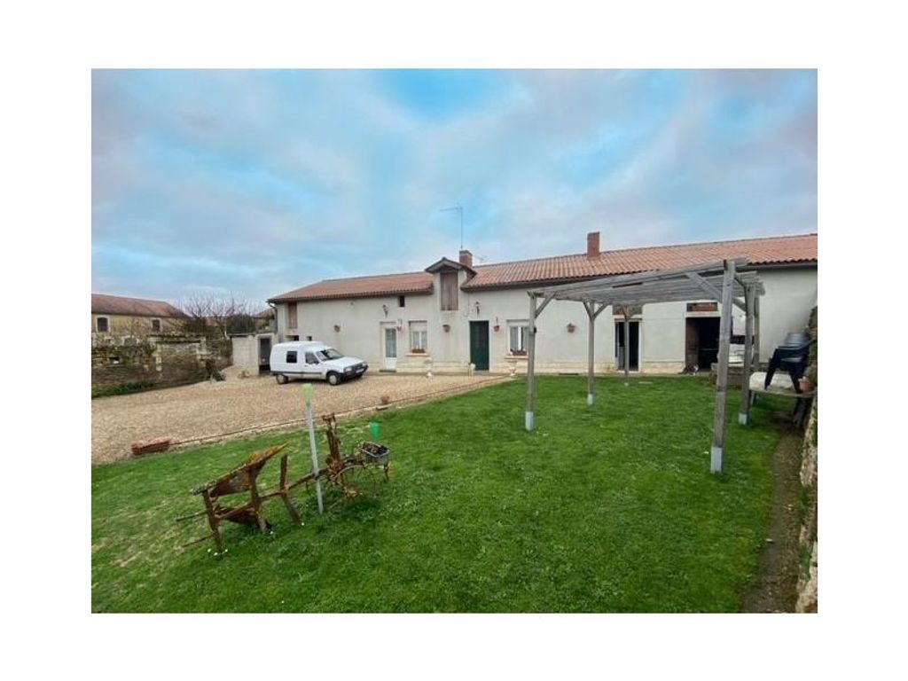 Achat maison à vendre 1 chambre 65 m² - Lencloître