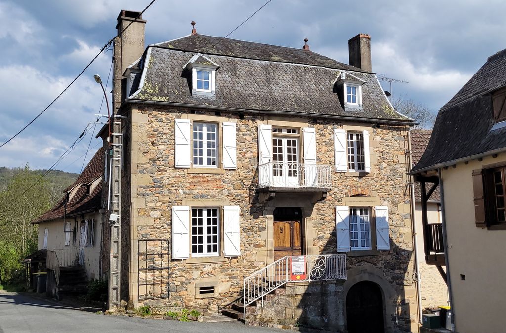 Achat maison à vendre 4 chambres 193 m² - Beaulieu-sur-Dordogne