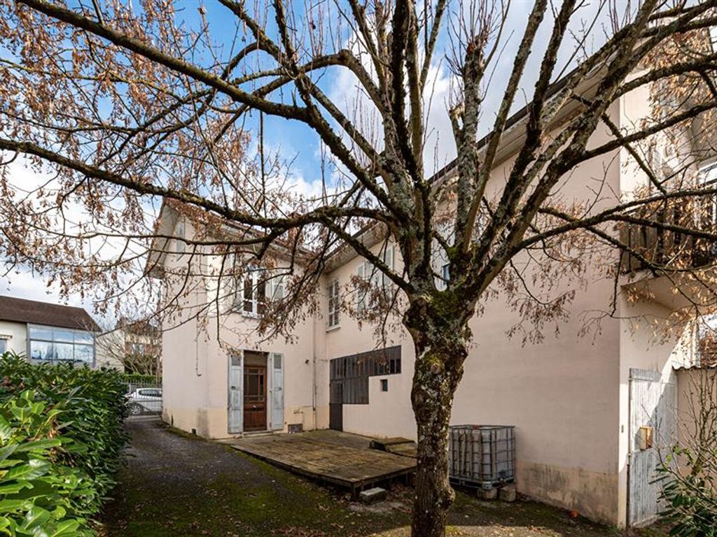 Achat maison à vendre 3 chambres 98 m² - Saint-Genix-sur-Guiers