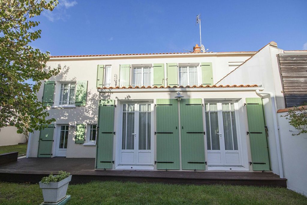 Achat maison à vendre 5 chambres 134 m² - La Rochelle