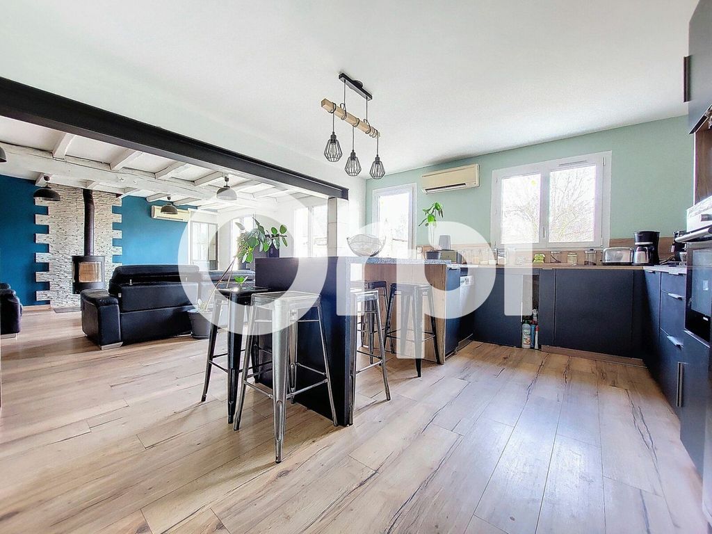 Achat maison à vendre 4 chambres 106 m² - Longueil-Sainte-Marie