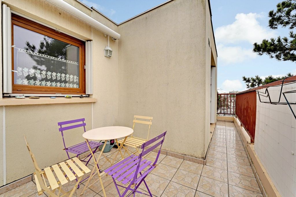 Achat appartement à vendre 3 pièces 70 m² - Livry-Gargan