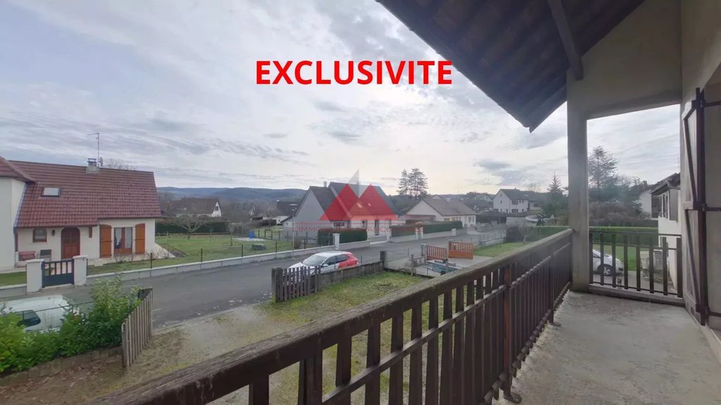 Achat maison à vendre 4 chambres 138 m² - Clairvaux-les-Lacs