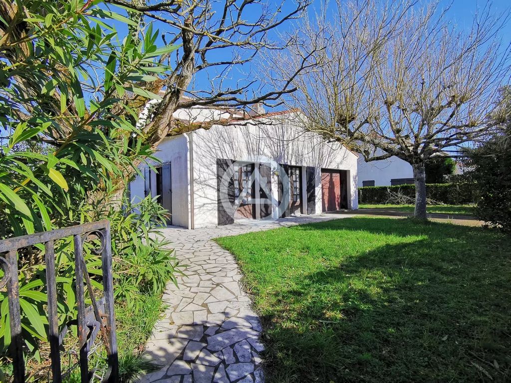Achat maison à vendre 4 chambres 137 m² - Saint-Georges-de-Didonne