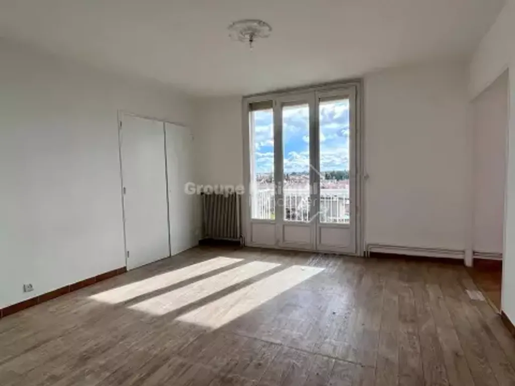 Achat appartement à vendre 4 pièces 70 m² - Arles