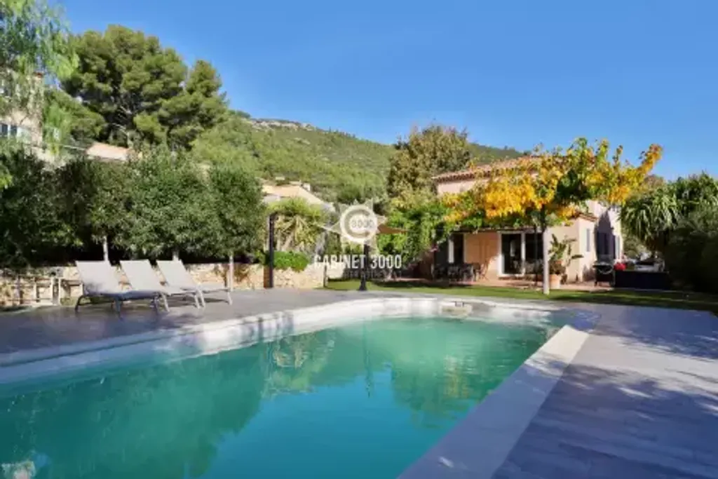 Achat maison à vendre 5 chambres 160 m² - Toulon