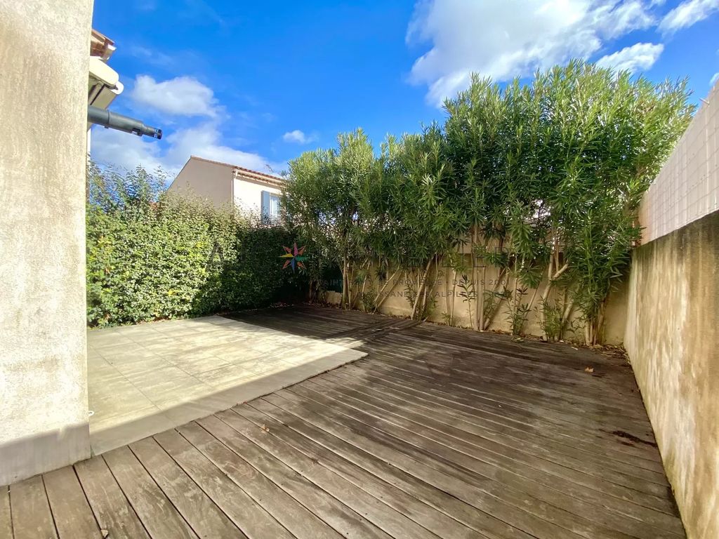 Achat maison à vendre 3 chambres 87 m² - Saint-Rémy-de-Provence