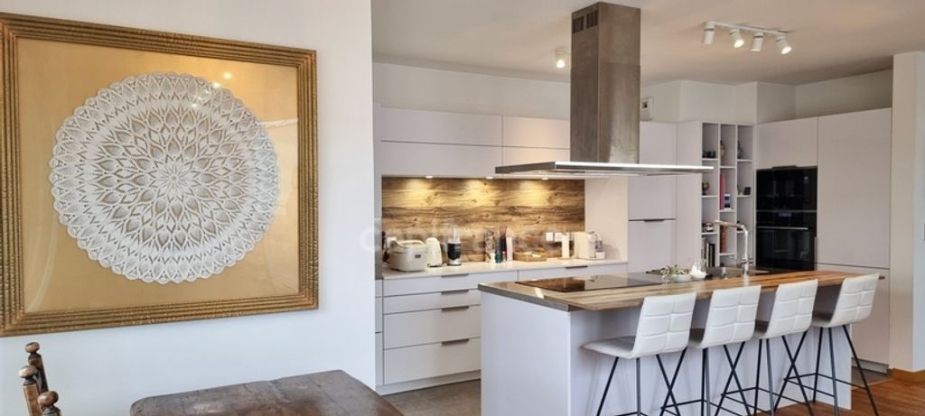 Achat appartement à vendre 4 pièces 99 m² - Ferney-Voltaire