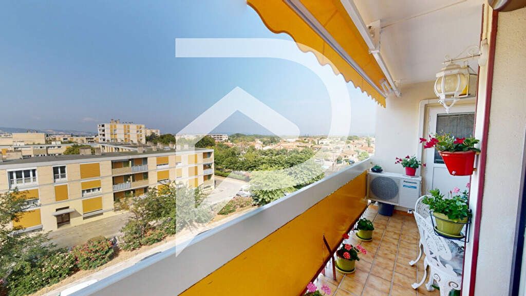 Achat appartement à vendre 4 pièces 73 m² - Marignane