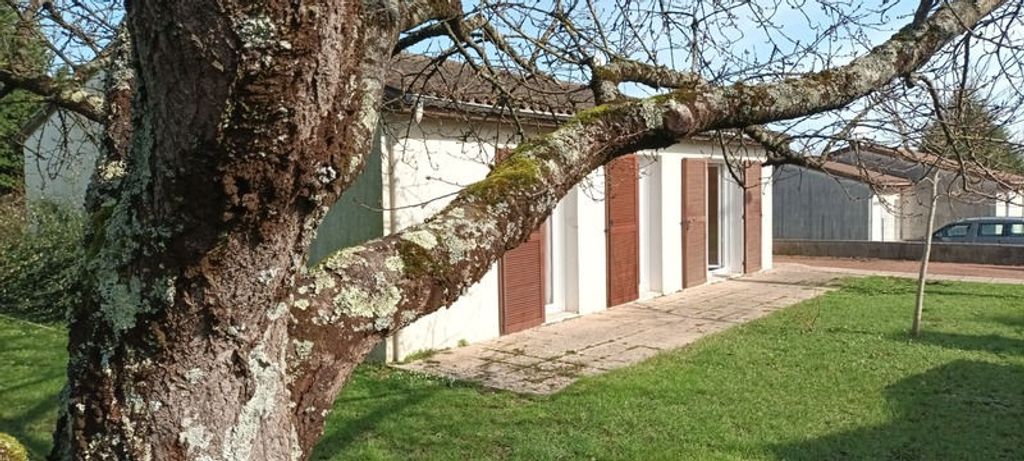 Achat maison à vendre 3 chambres 93 m² - Montmorillon