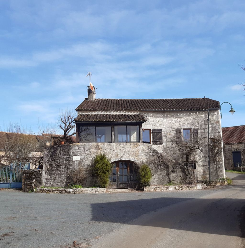 Achat maison à vendre 3 chambres 137 m² - Lugagnac