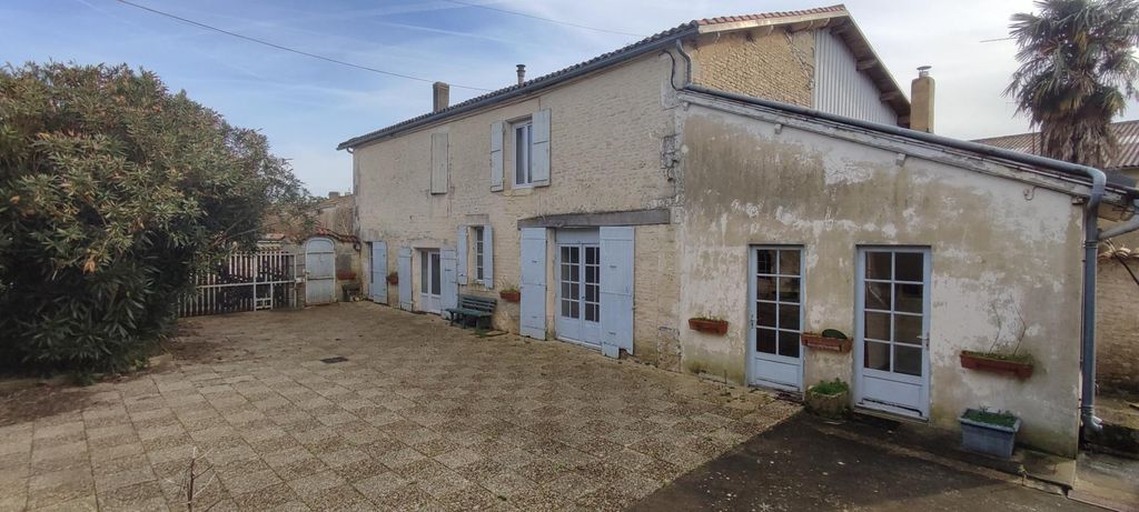 Achat maison à vendre 6 chambres 265 m² - Varaize