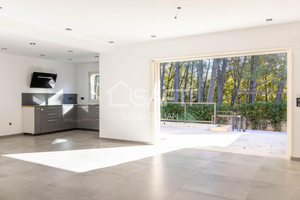 Achat maison à vendre 3 chambres 93 m² - Roquebrune-sur-Argens