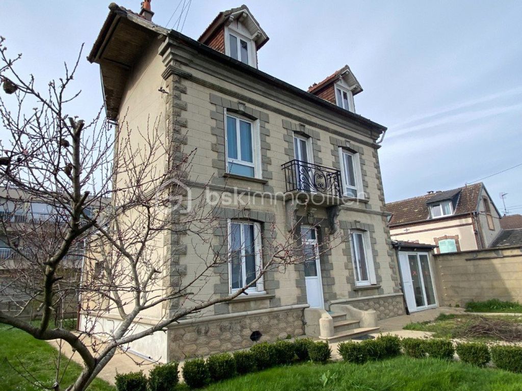 Achat maison à vendre 5 chambres 102 m² - Gravigny