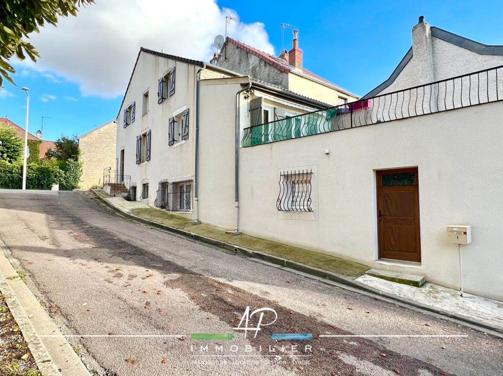 Achat maison à vendre 4 chambres 134 m² - Beire-le-Châtel