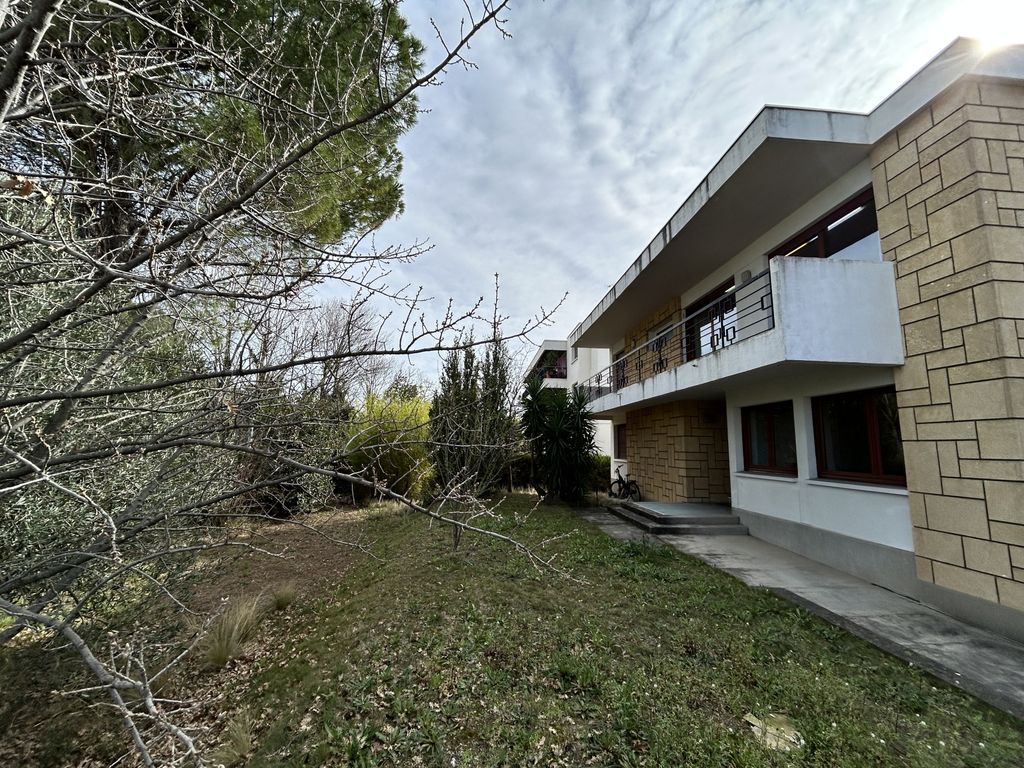 Achat maison à vendre 7 chambres 220 m² - Montpellier