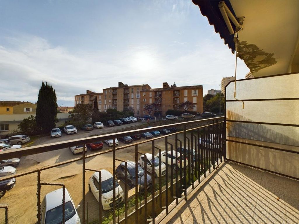 Achat appartement à vendre 4 pièces 115 m² - Ajaccio