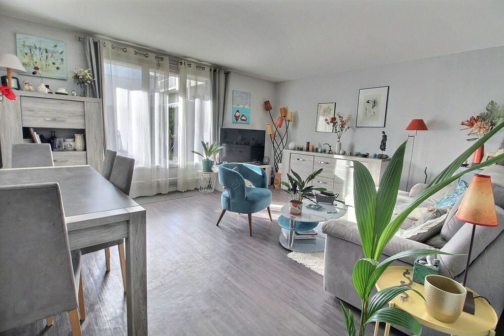Achat appartement à vendre 3 pièces 68 m² - Montigny-le-Bretonneux