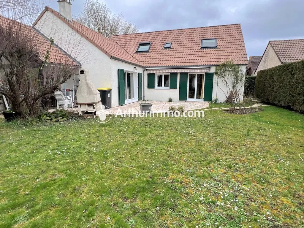 Achat maison à vendre 5 chambres 139 m² - Courcouronnes