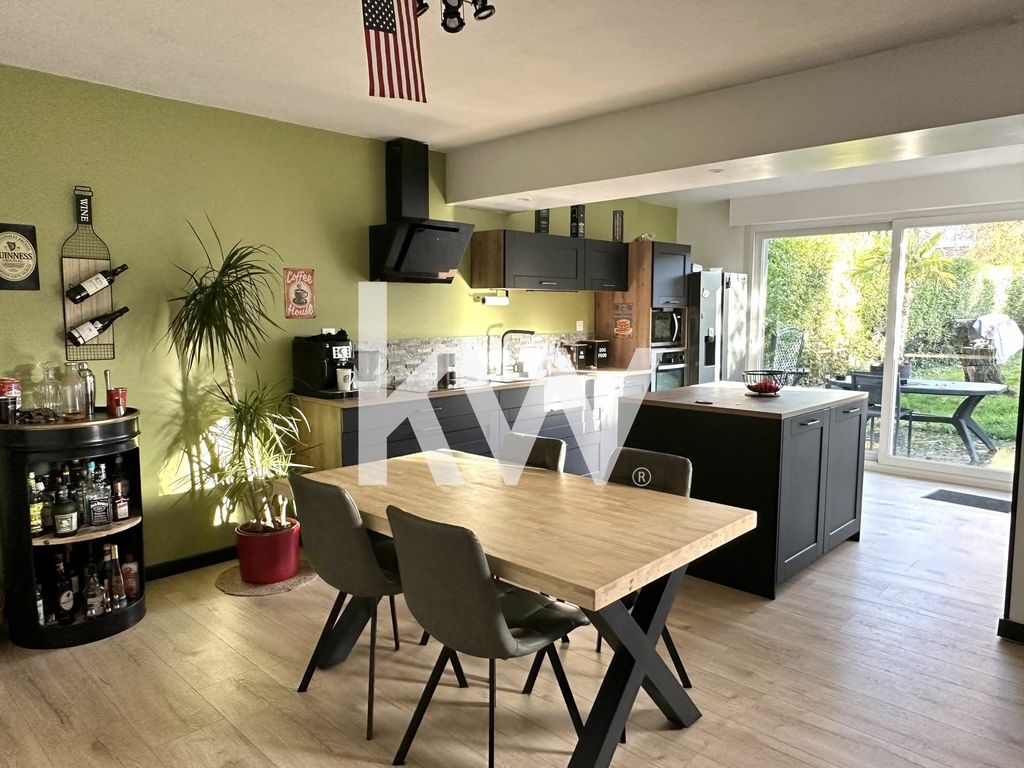 Achat maison à vendre 4 chambres 120 m² - Neuville-en-Ferrain