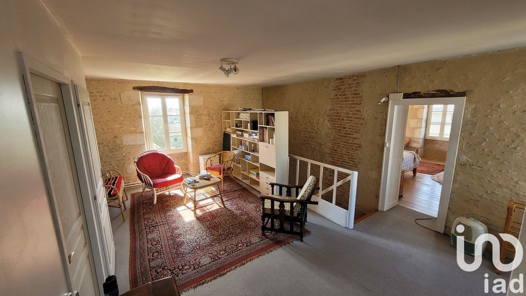 Achat maison à vendre 3 chambres 193 m² - Vouillé-les-Marais