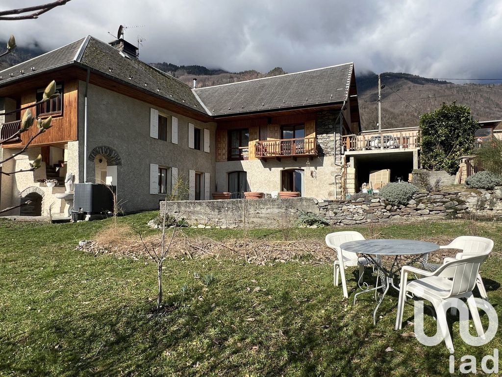 Achat maison à vendre 3 chambres 152 m² - Saint-Rémy-de-Maurienne