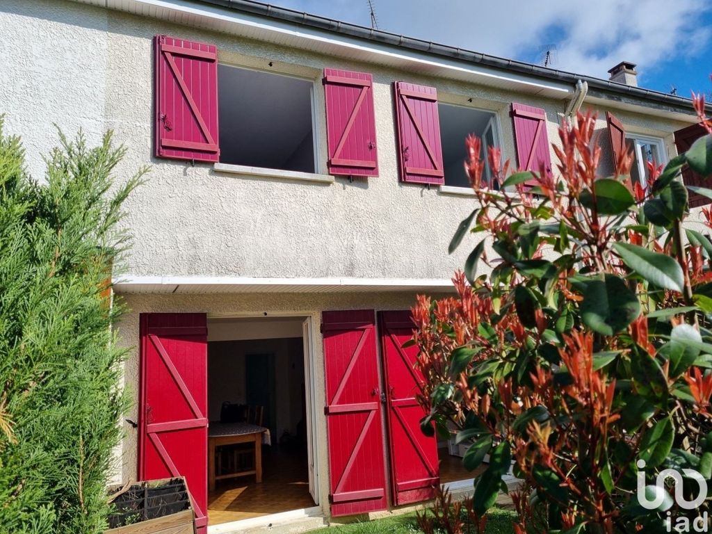Achat maison à vendre 4 chambres 117 m² - Le Mesnil-Saint-Denis