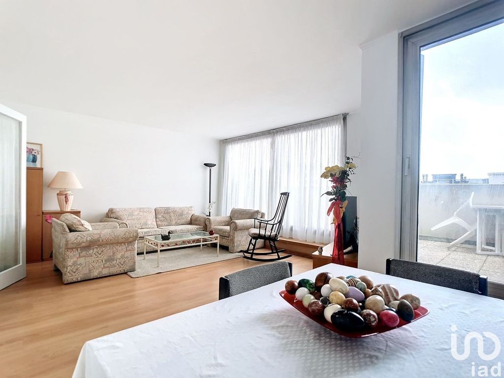 Achat appartement à vendre 3 pièces 68 m² - Courbevoie