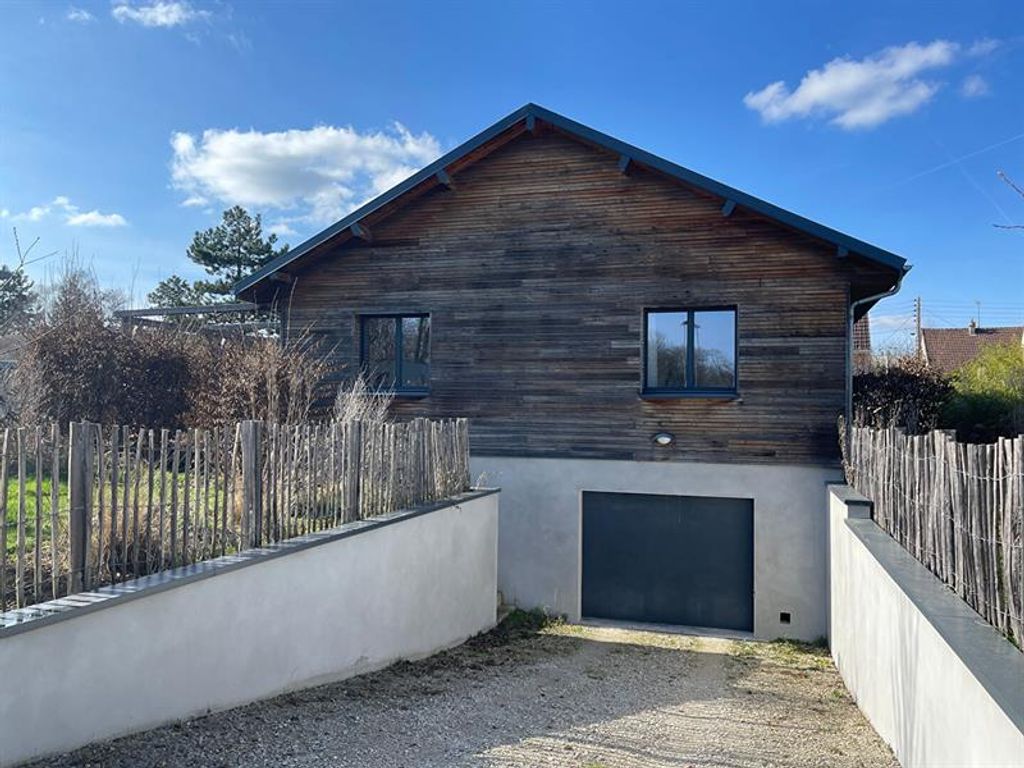 Achat maison à vendre 3 chambres 157 m² - Pont-Sainte-Marie