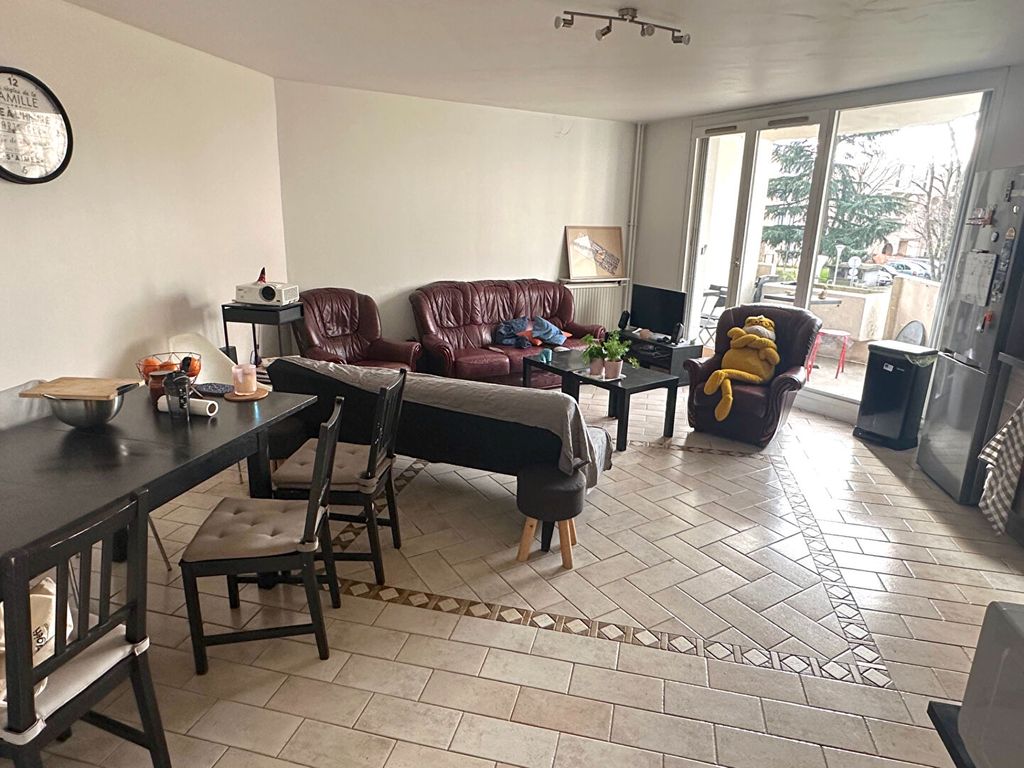 Achat appartement à vendre 6 pièces 107 m² - Évry