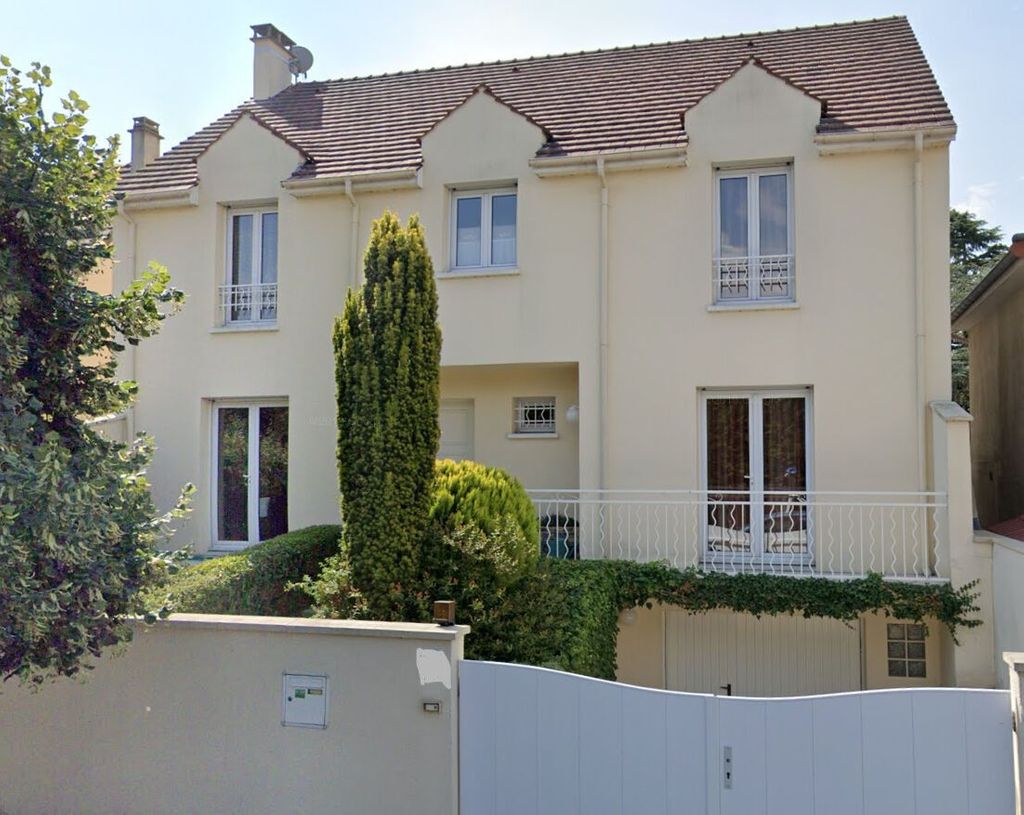 Achat maison à vendre 5 chambres 170 m² - Champs-sur-Marne