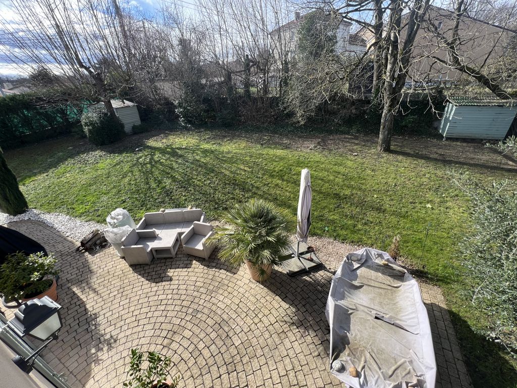 Achat maison à vendre 5 chambres 208 m² - Sainte-Foy-lès-Lyon