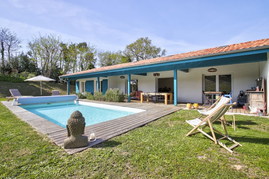 Achat maison à vendre 3 chambres 157 m² - Biarritz