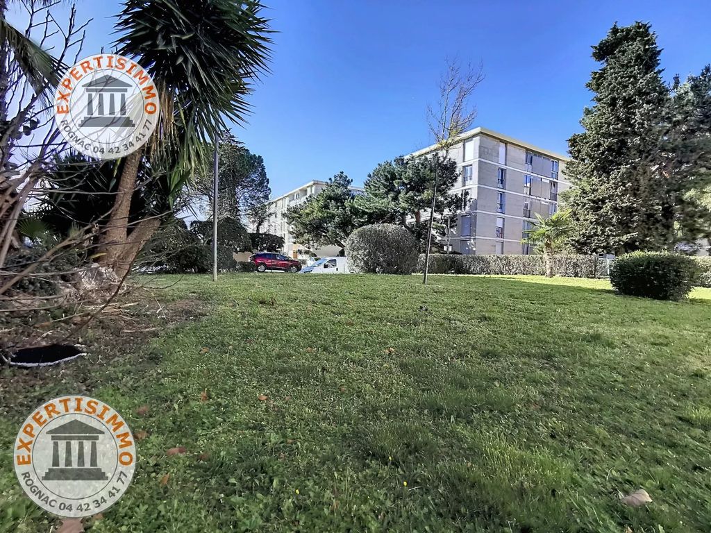 Achat appartement à vendre 2 pièces 51 m² - Marignane