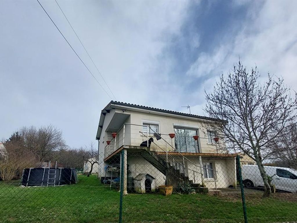 Achat maison à vendre 4 chambres 119 m² - Saint-Bris-des-Bois