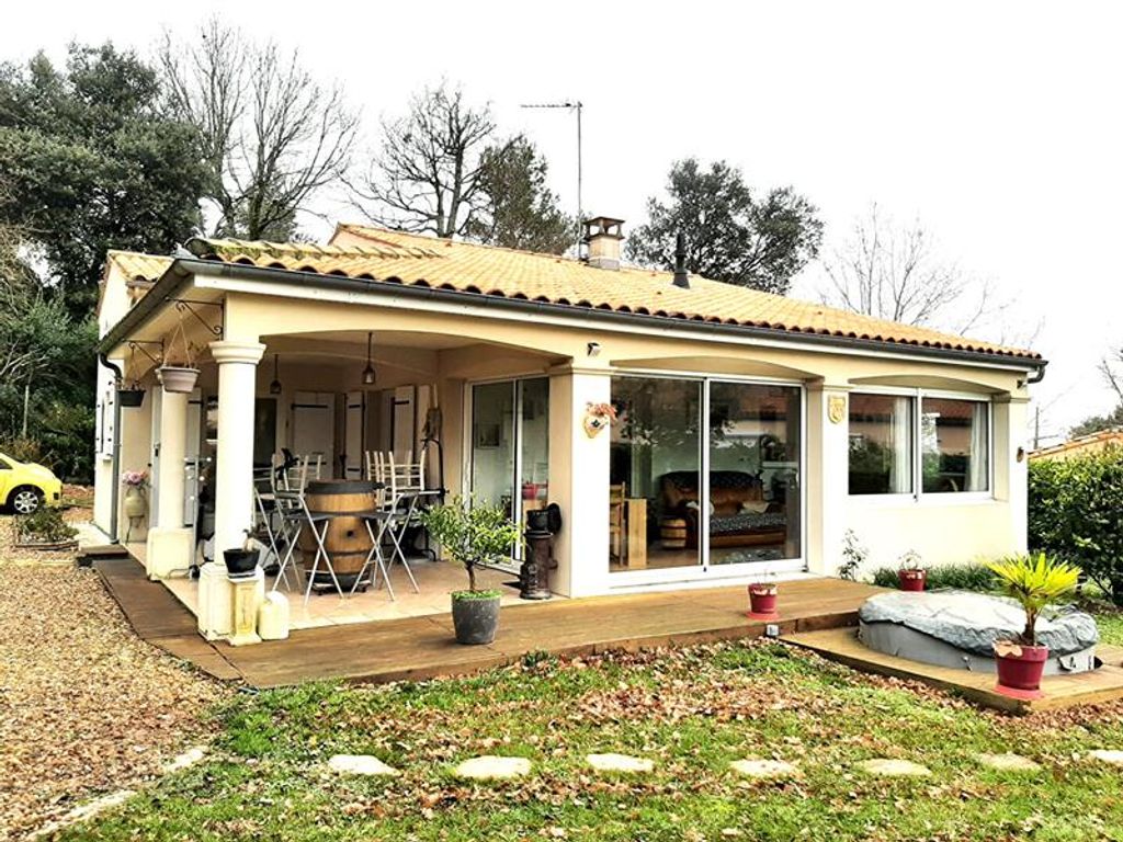 Achat maison à vendre 2 chambres 84 m² - Meschers-sur-Gironde