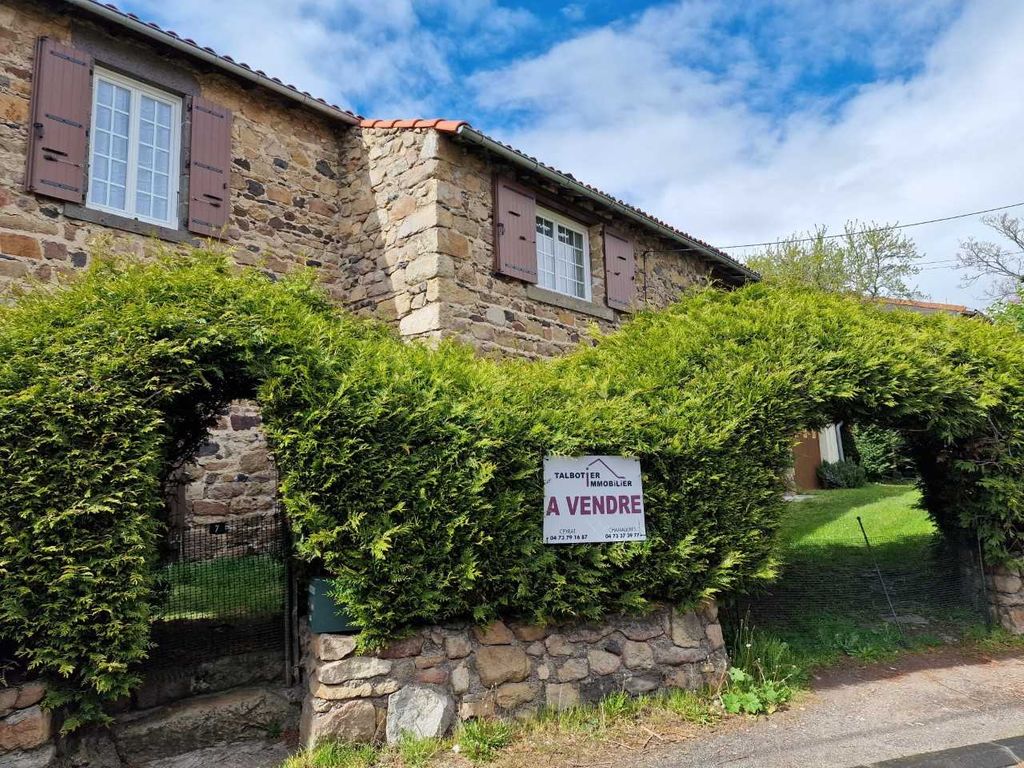Achat maison à vendre 3 chambres 128 m² - Saint-Genès-Champanelle