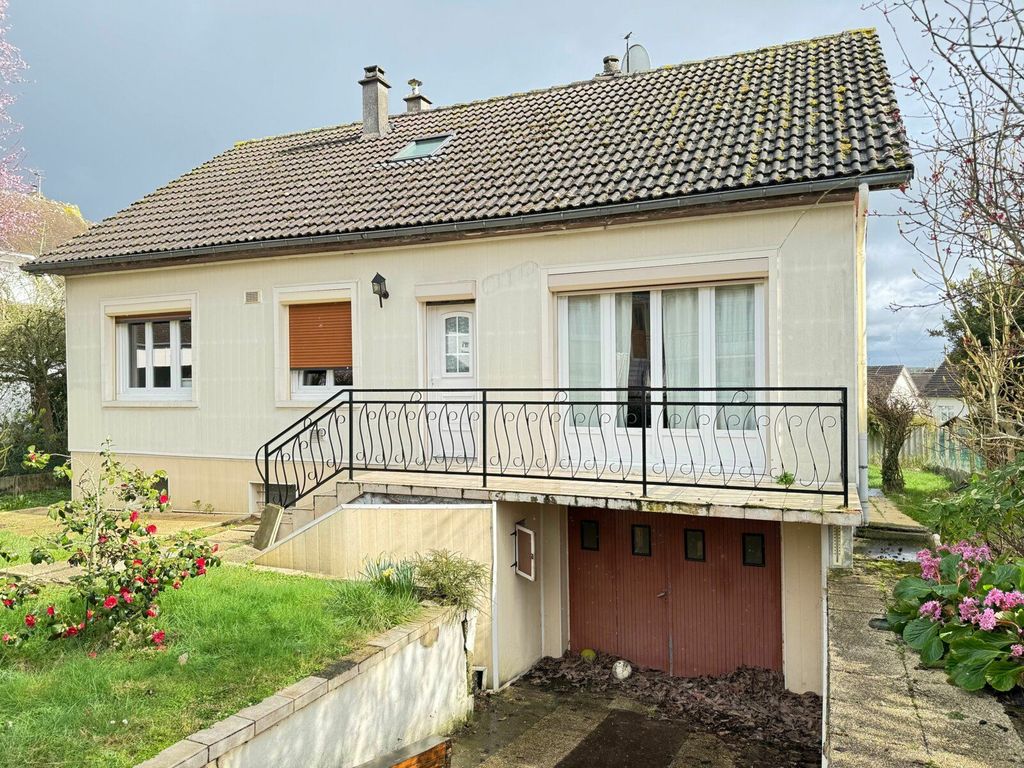 Achat maison à vendre 4 chambres 120 m² - Saint-Just-en-Chaussée