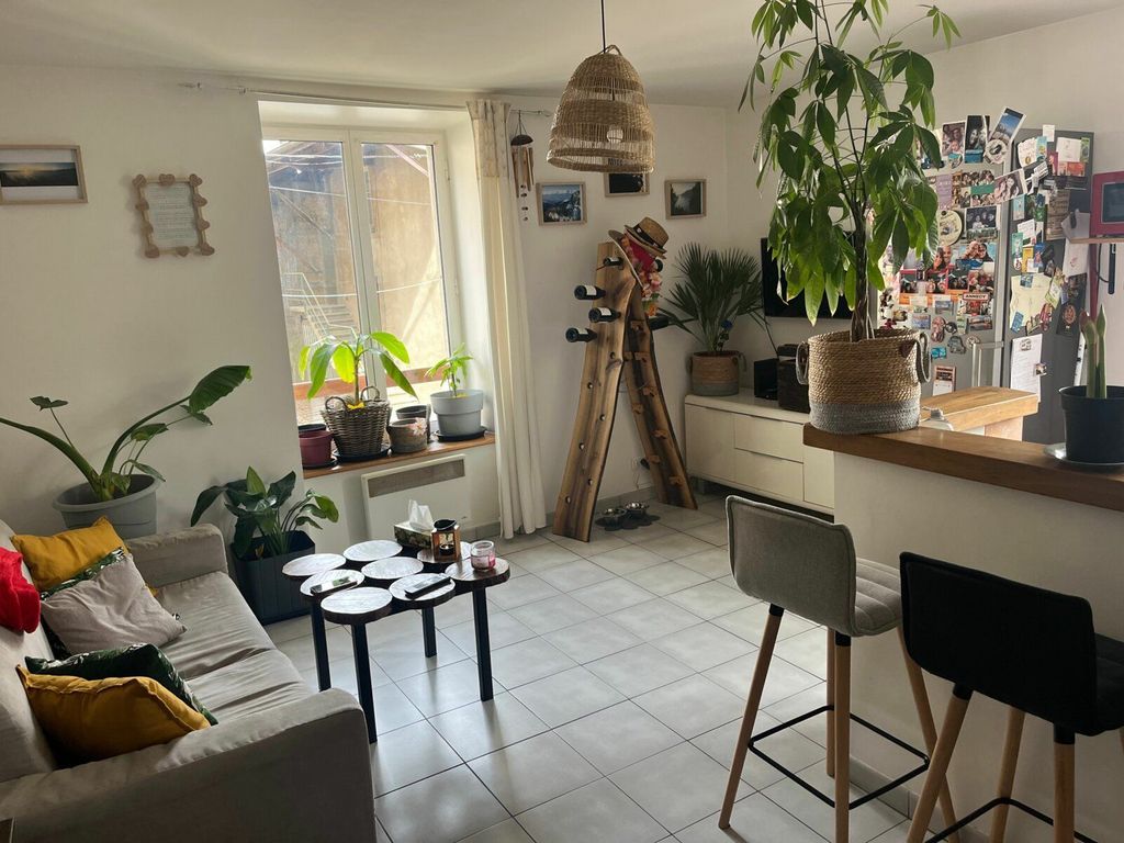 Achat appartement à vendre 2 pièces 35 m² - Saint-Étienne-de-Saint-Geoirs