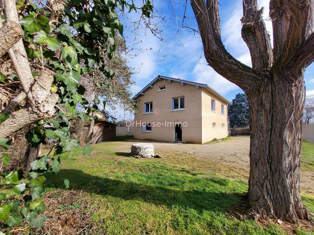 Achat maison à vendre 3 chambres 104 m² - Boisset-lès-Montrond