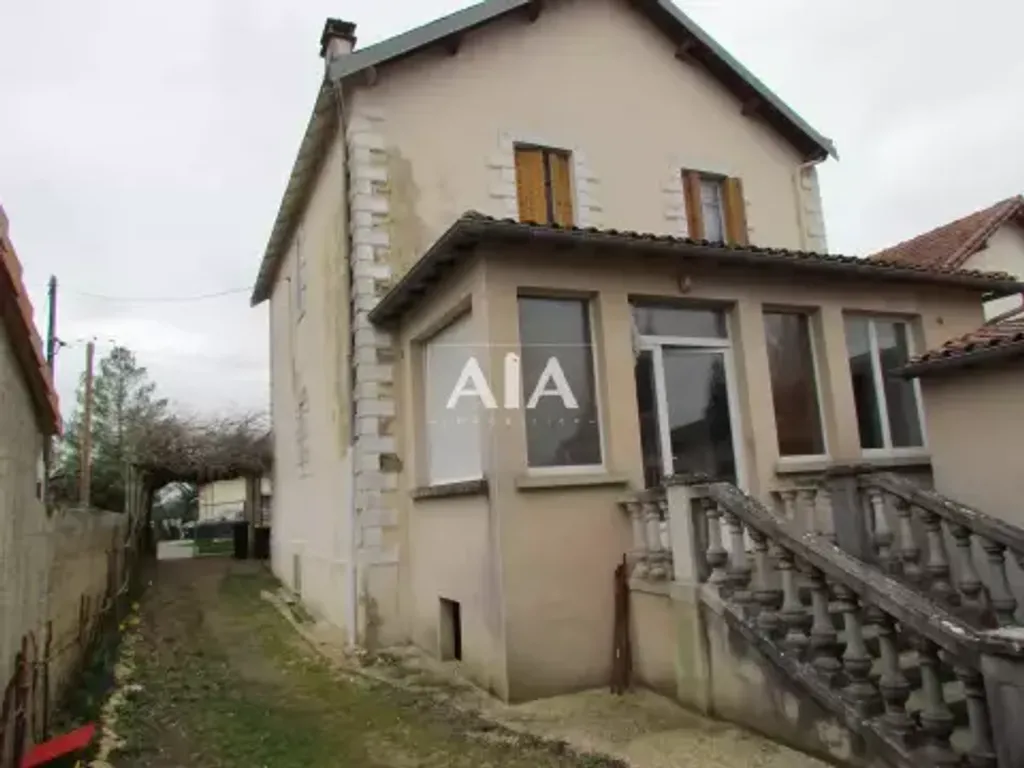 Achat maison à vendre 5 chambres 150 m² - Ruffec