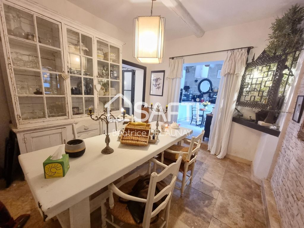 Achat maison à vendre 2 chambres 110 m² - Aigues-Mortes
